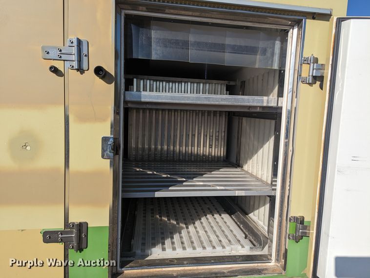 image for item MN9898 2015 GMC Savana  refrigerated delivery truck