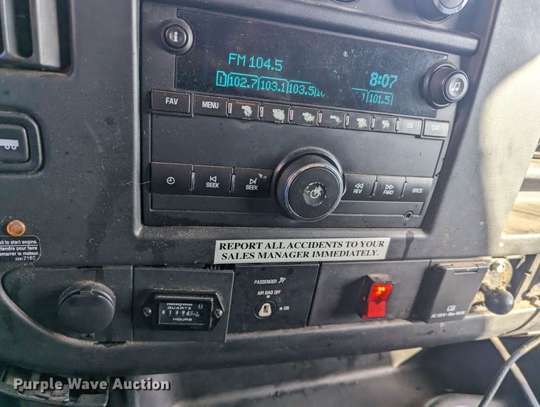 image for item MN9898 2015 GMC Savana  refrigerated delivery truck