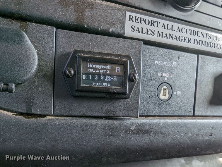 image for item MN9898 2015 GMC Savana  refrigerated delivery truck