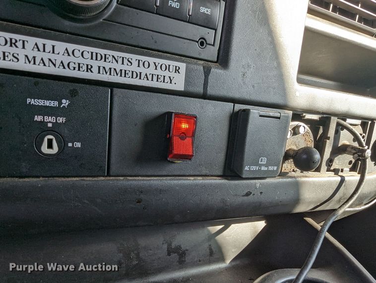 image for item MN9898 2015 GMC Savana  refrigerated delivery truck