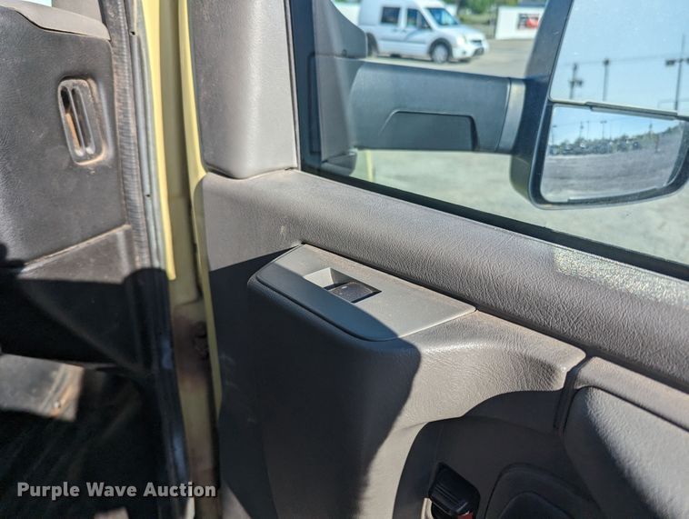 image for item MN9898 2015 GMC Savana  refrigerated delivery truck