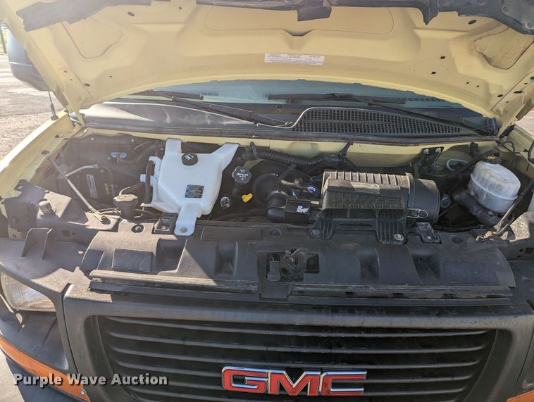 image for item MN9898 2015 GMC Savana  refrigerated delivery truck