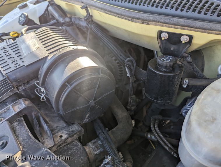 image for item MN9898 2015 GMC Savana  refrigerated delivery truck