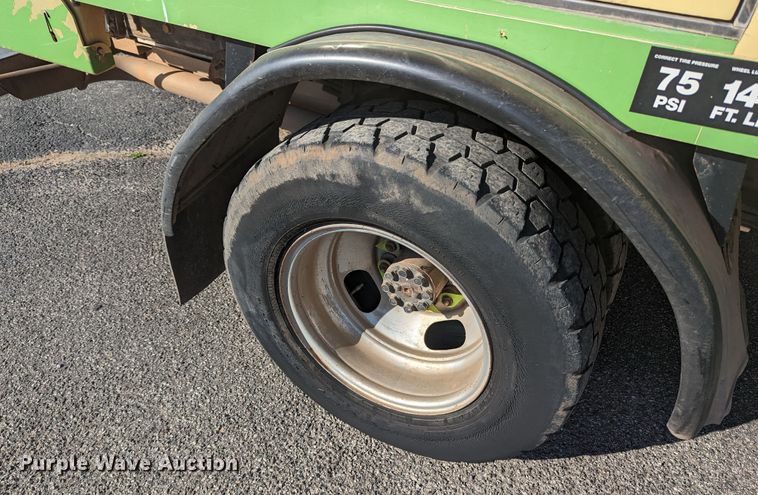 image for item MN9898 2015 GMC Savana  refrigerated delivery truck