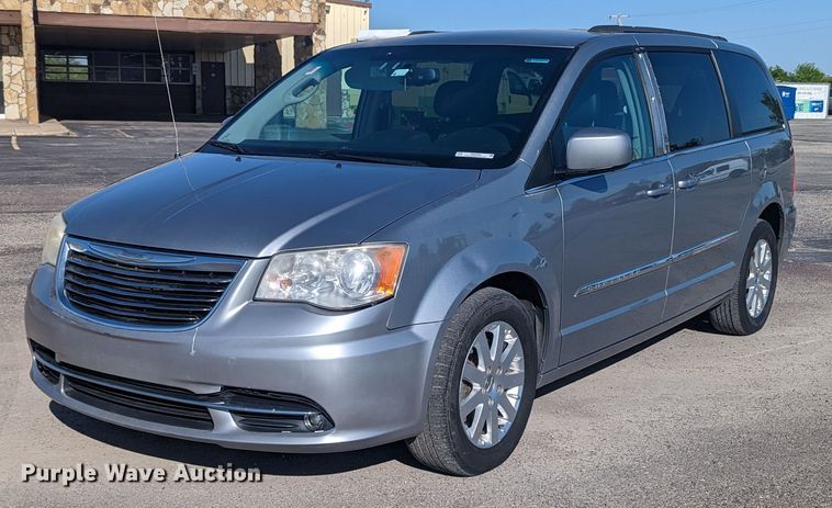 image for item MN9900 2013 Chrysler Town & Country  van