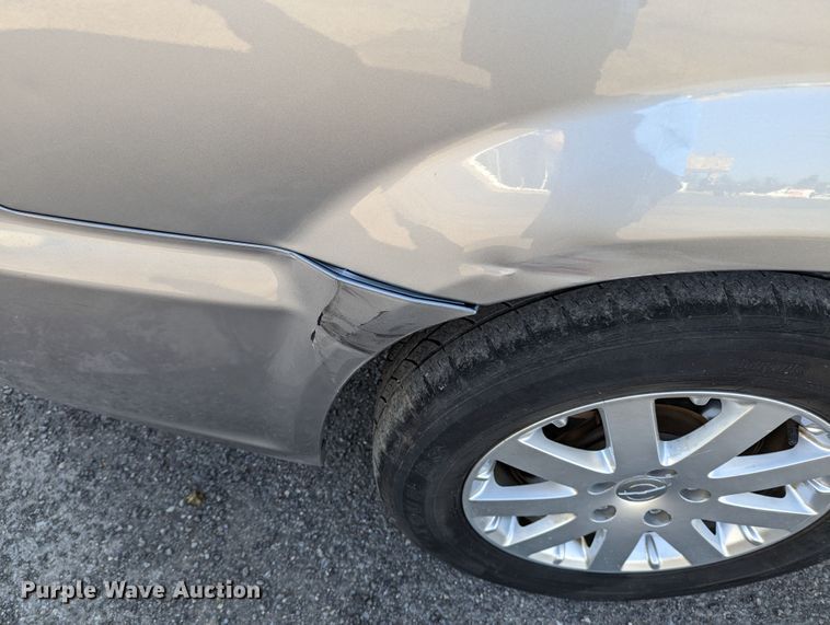 image for item MN9900 2013 Chrysler Town & Country  van