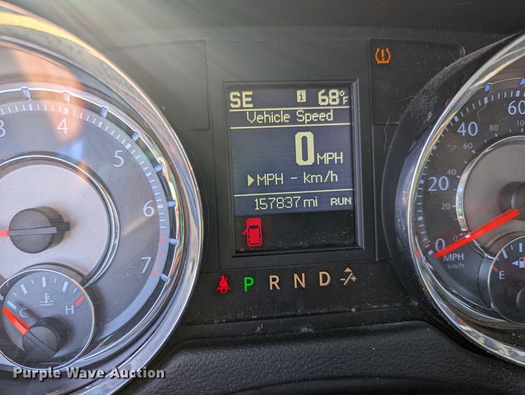 image for item MN9900 2013 Chrysler Town & Country  van