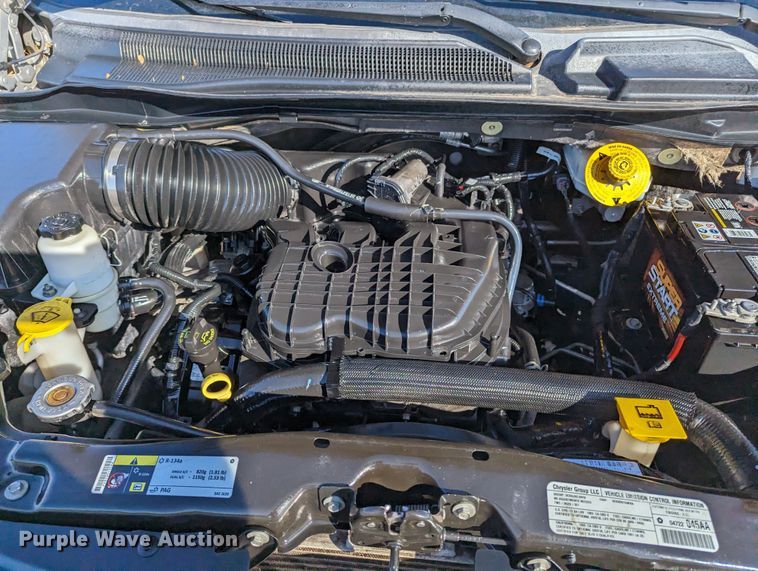 image for item MN9900 2013 Chrysler Town & Country  van