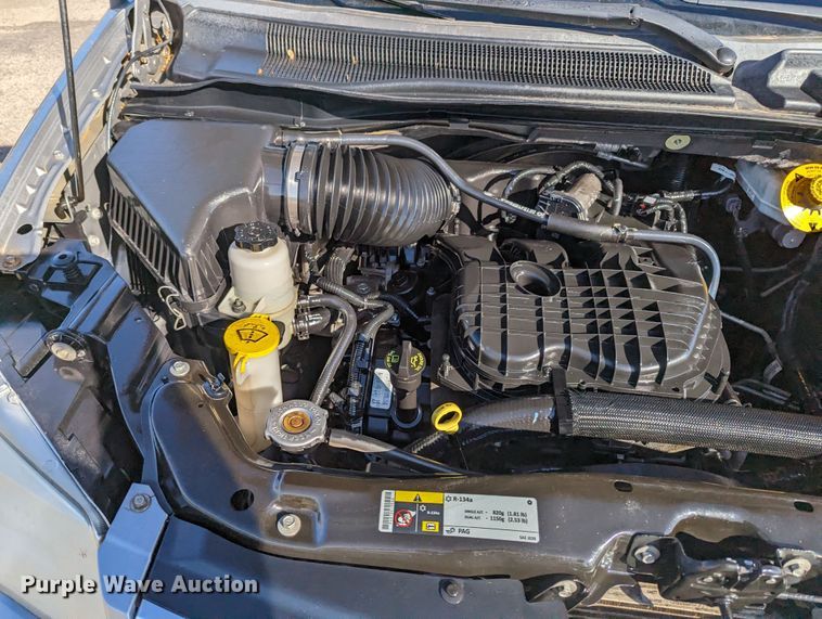 image for item MN9900 2013 Chrysler Town & Country  van