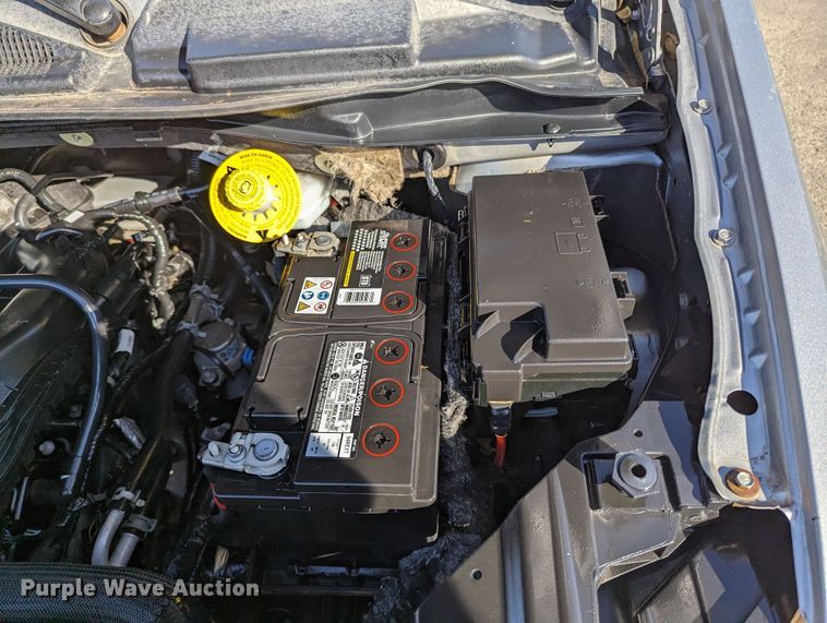 image for item MN9900 2013 Chrysler Town & Country  van