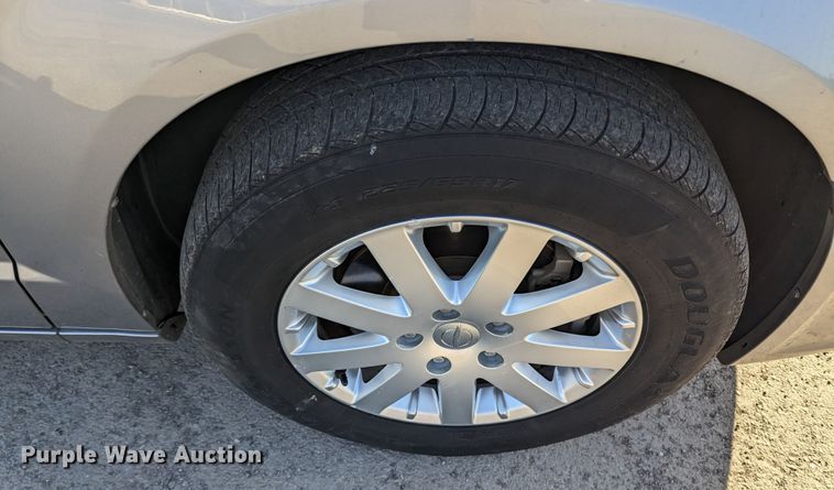 image for item MN9900 2013 Chrysler Town & Country  van