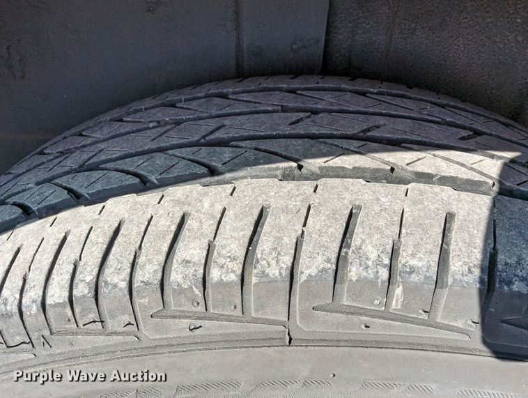 image for item MN9900 2013 Chrysler Town & Country  van