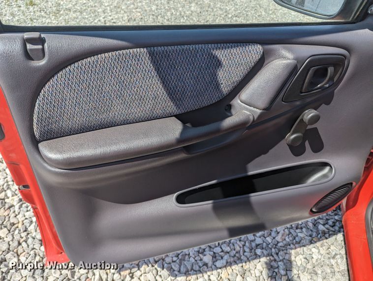 image for item MN9912 1997 Dodge Dakota  pickup truck