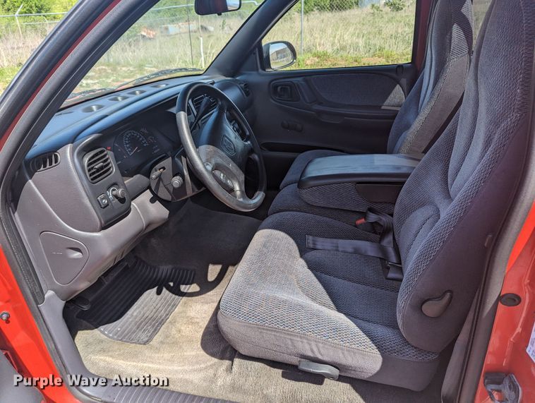 image for item MN9912 1997 Dodge Dakota  pickup truck