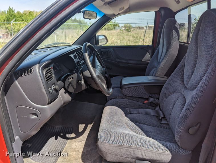 image for item MN9912 1997 Dodge Dakota  pickup truck