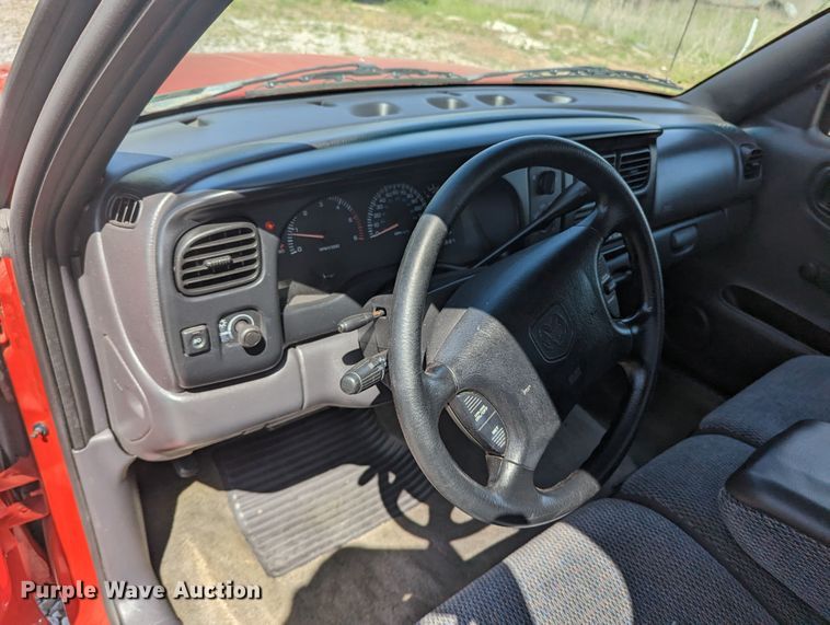 image for item MN9912 1997 Dodge Dakota  pickup truck