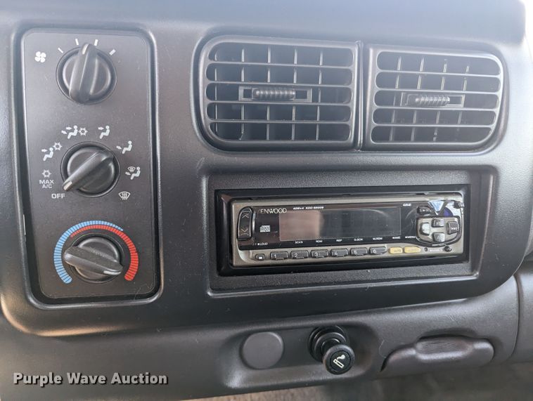 image for item MN9912 1997 Dodge Dakota  pickup truck