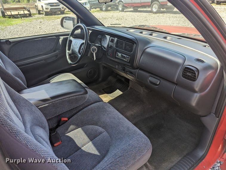 image for item MN9912 1997 Dodge Dakota  pickup truck