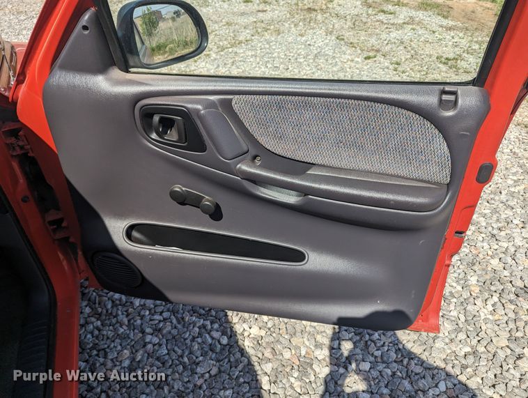 image for item MN9912 1997 Dodge Dakota  pickup truck