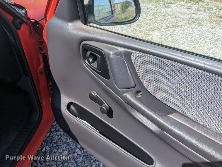 image for item MN9912 1997 Dodge Dakota  pickup truck