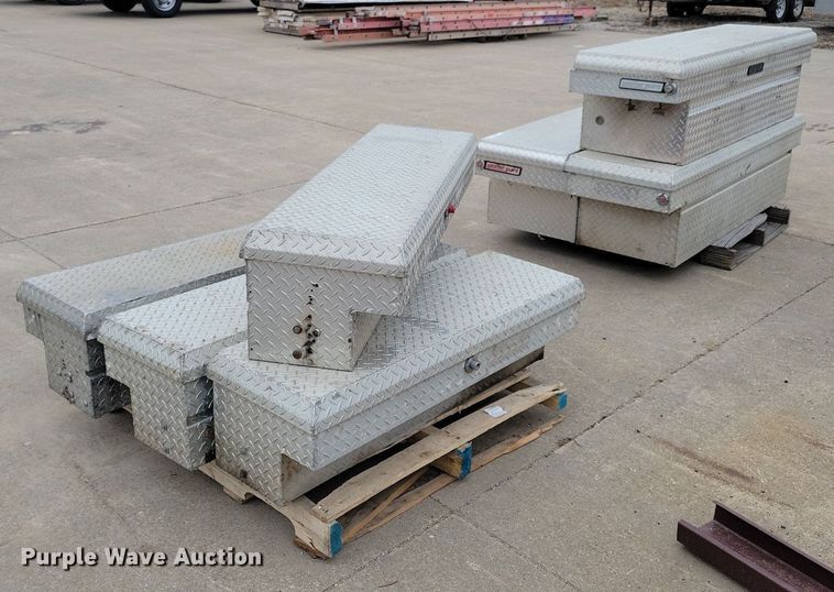 image for item MO9610 (7) Weathergaurd toolboxes