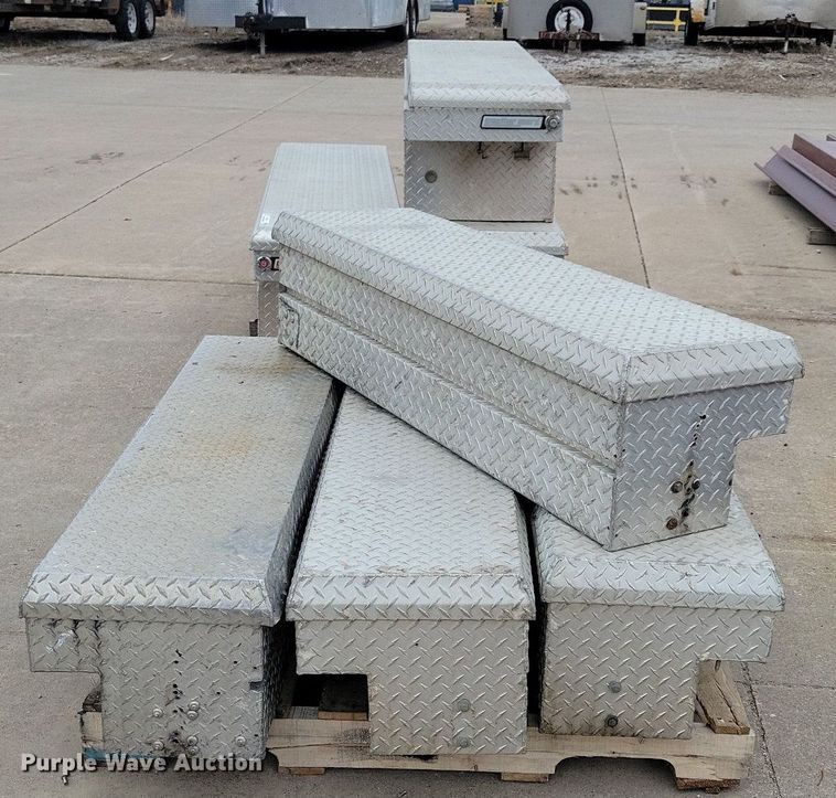 image for item MO9610 (7) Weathergaurd toolboxes