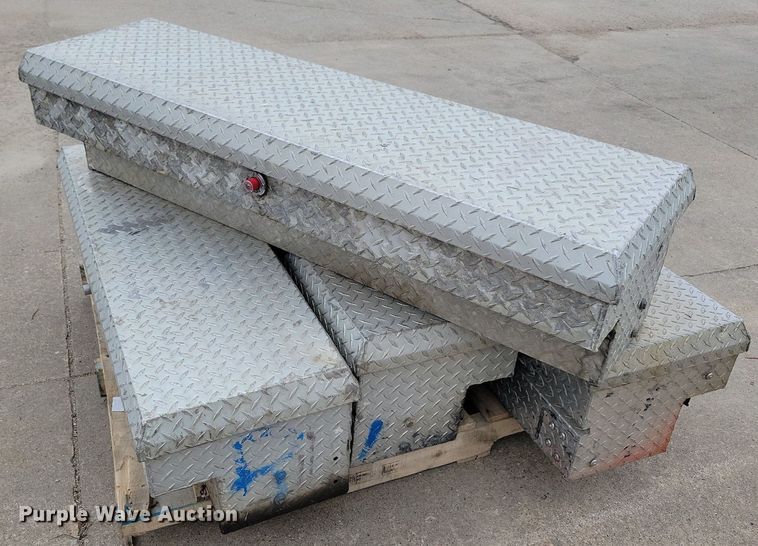 image for item MO9610 (7) Weathergaurd toolboxes