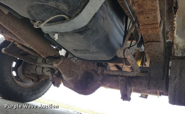 image for item MO9615 2000 Ford F250 Super Duty XL  SuperCab pickup truck
