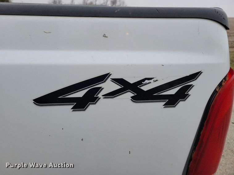 image for item MO9615 2000 Ford F250 Super Duty XL  SuperCab pickup truck
