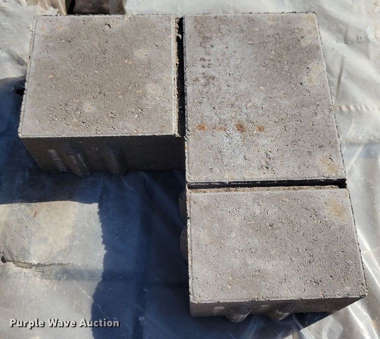 image for item MO9645 96 square feet of Aqualine 12L bricks