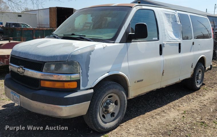 image for item MO9653 2005 Chevrolet Express 3500  van