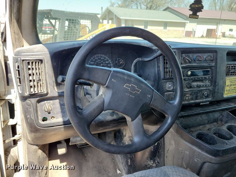 image for item MO9653 2005 Chevrolet Express 3500  van
