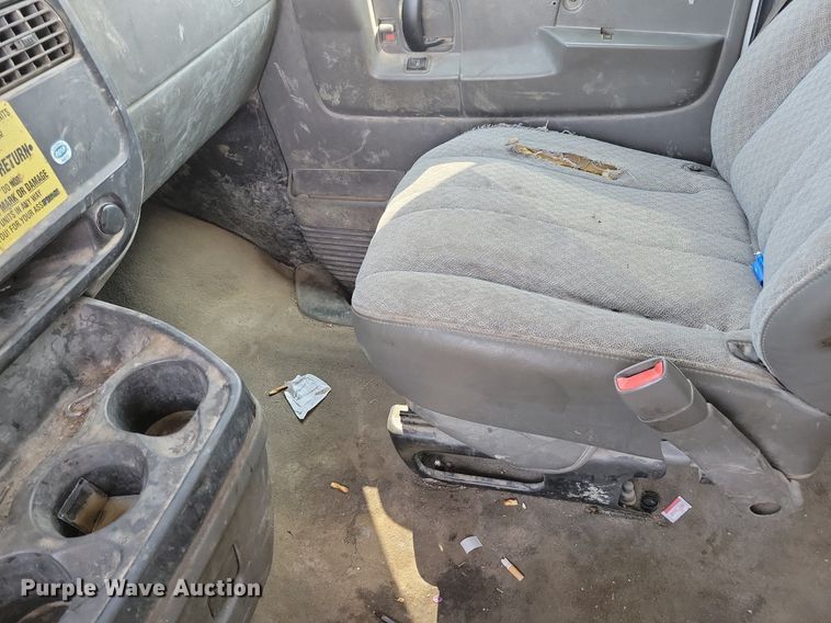 image for item MO9653 2005 Chevrolet Express 3500  van