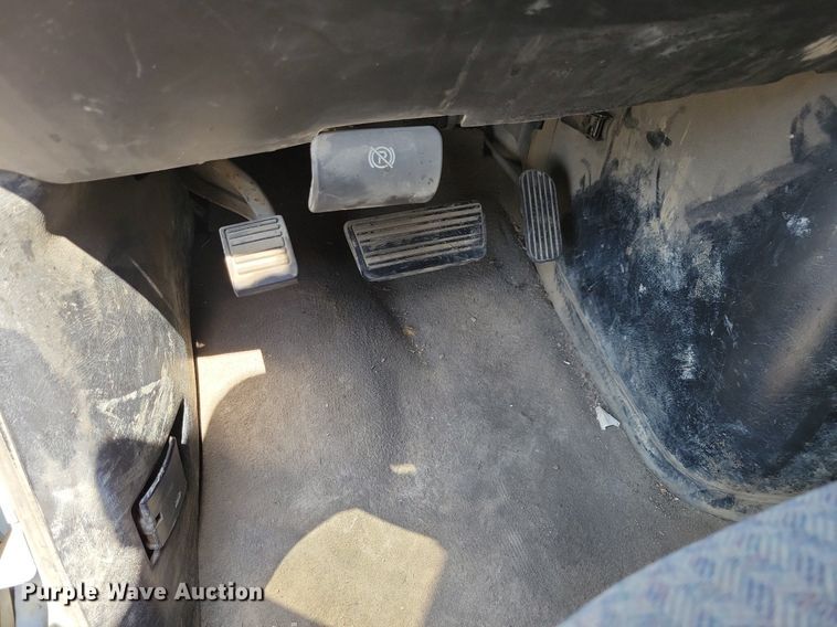 image for item MO9653 2005 Chevrolet Express 3500  van