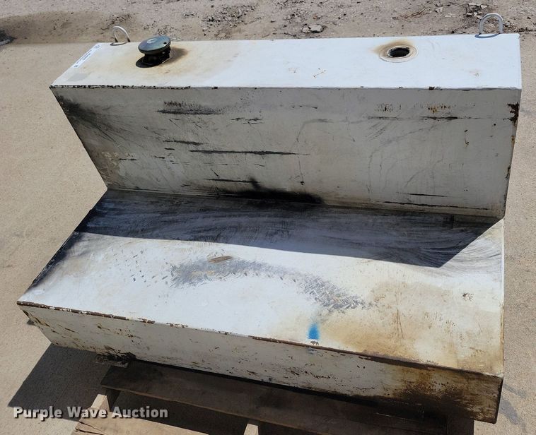 image for item MO9655 Fuel tank