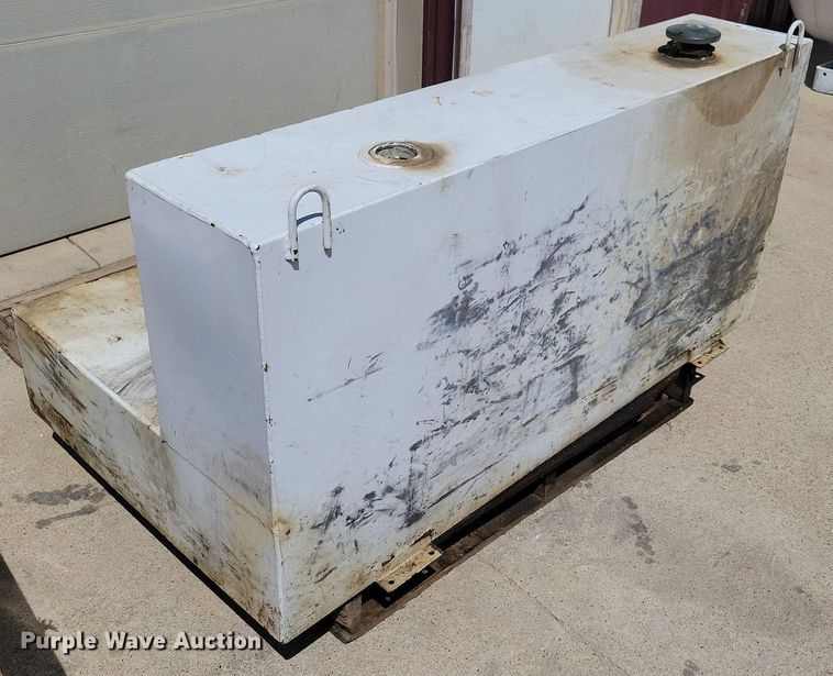 image for item MO9655 Fuel tank