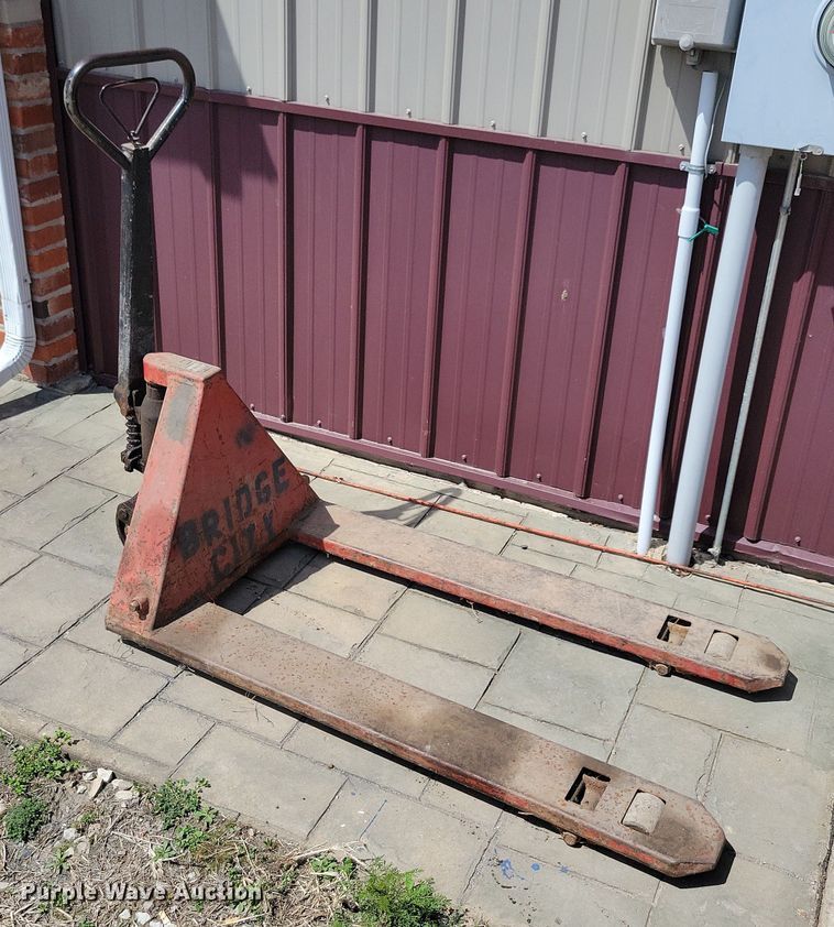 image for item MO9657 Atlas  pallet jack