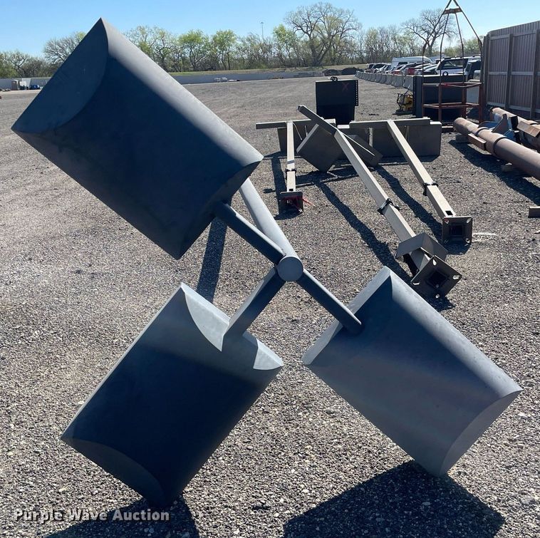 image for item MS9545 (4) light poles