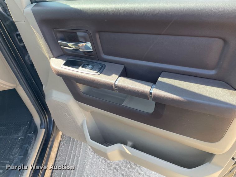 image for item MS9570 2011 Dodge Ram 1500  Crew Cab pickup truck