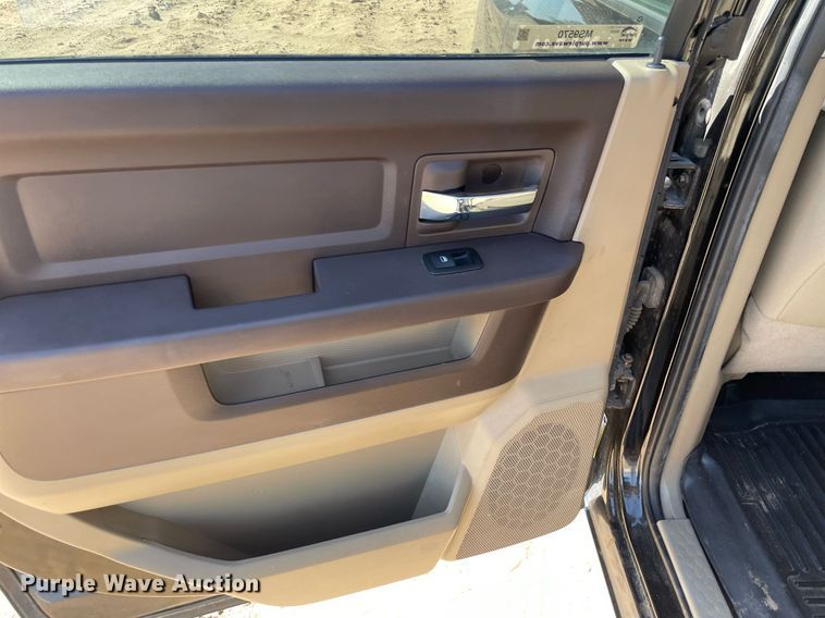 image for item MS9570 2011 Dodge Ram 1500  Crew Cab pickup truck