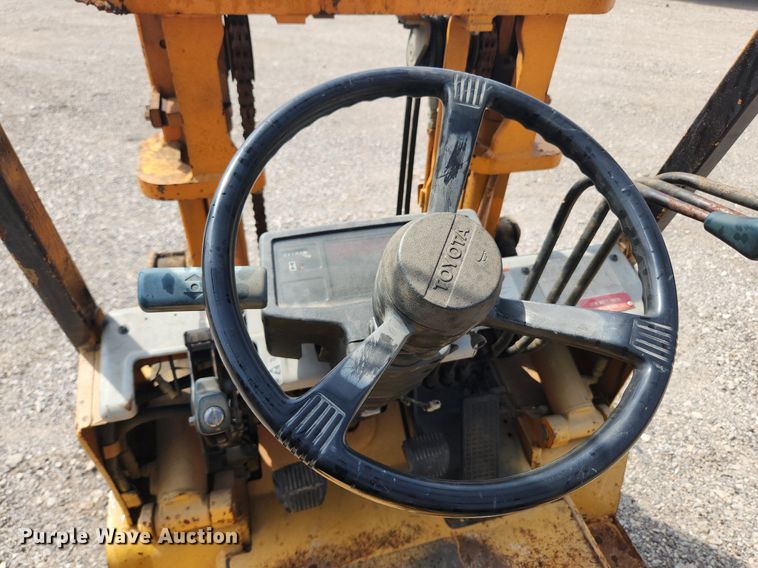 image for item MW9623 Toyota 5FDC25  forklift