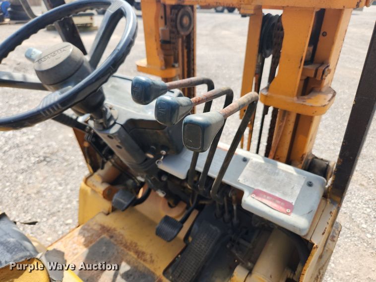 image for item MW9623 Toyota 5FDC25  forklift