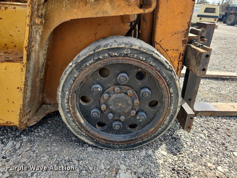 image for item MW9623 Toyota 5FDC25  forklift