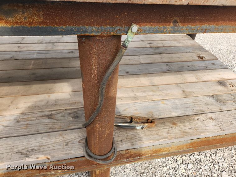 image for item MW9624 (2) workbenches