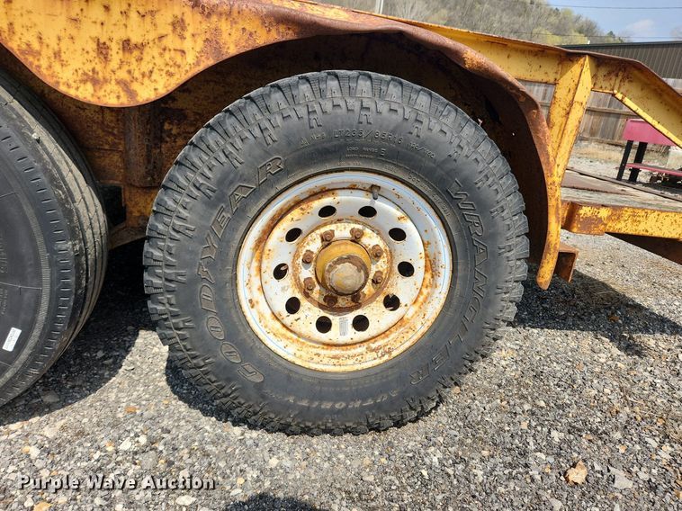 image for item MW9626 2004 JP  utility trailer