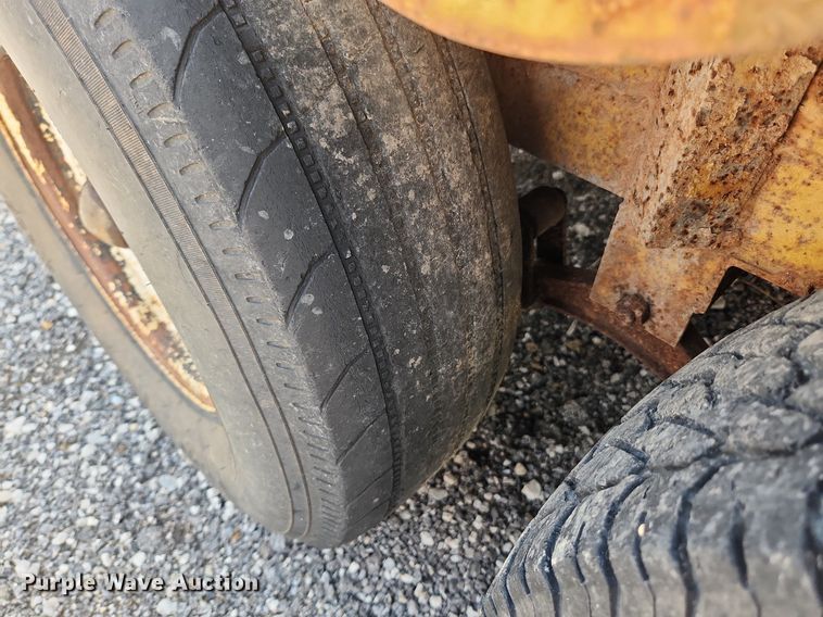 image for item MW9626 2004 JP  utility trailer