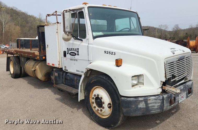 image for item MW9629 1992 Freightliner FL70  flatbed truck