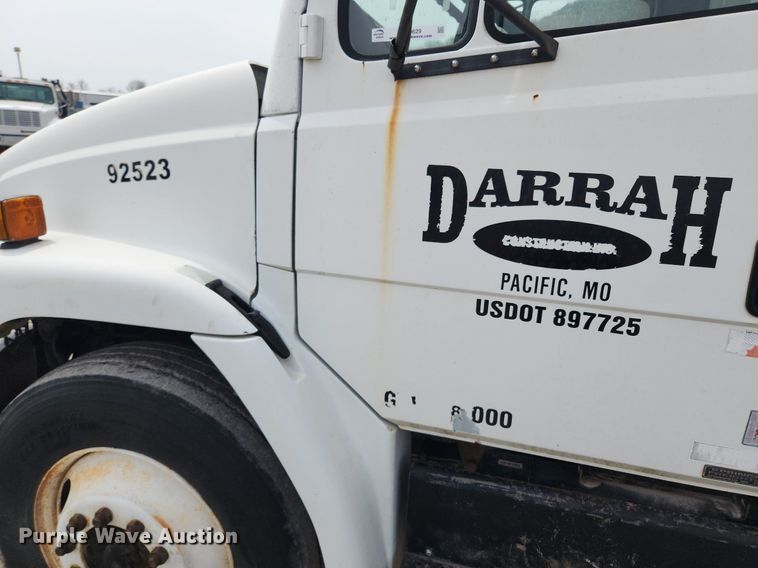 image for item MW9629 1992 Freightliner FL70  flatbed truck