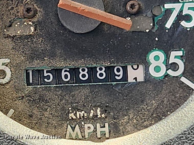 image for item MW9629 1992 Freightliner FL70  flatbed truck