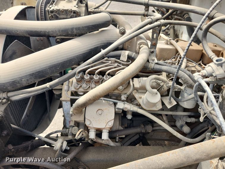 image for item MW9629 1992 Freightliner FL70  flatbed truck